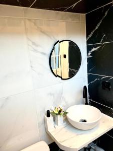 Ένα μπάνιο στο Studio charmant au cœur de Perigueux