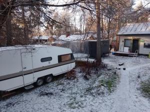 Το Konkelotie White Caravan τον χειμώνα