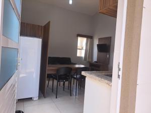 Η κουζίνα ή μικρή κουζίνα στο Lagoa Jardins com Café da Manhã e Parque Aquático Incluso