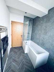 Vannituba majutusasutuses Oaktree Cottage - 3 Bedrooms - Sleeps 6 +62 fotot