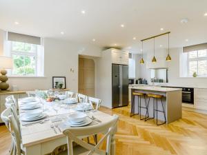 Kuchyň nebo kuchyňský kout v ubytování The Old Chapel