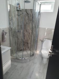 Een badkamer bij Casa Bogdan