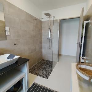 Ένα μπάνιο στο Villa with private pool and panoramic view