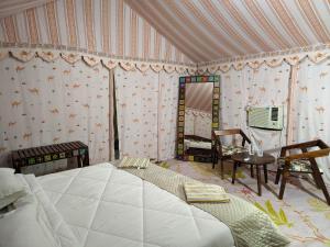 TV a/nebo společenská místnost v ubytování Royal rann Camp