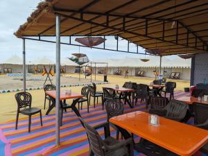 Restaurace v ubytování Royal rann Camp + 19 fotografií