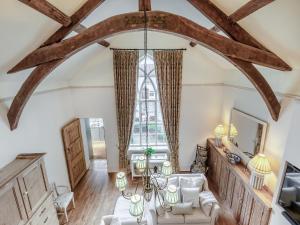 Χώρος καθιστικού στο The School Room