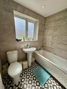 Koupelna v ubytování Family & Pet-Friendly 5pp, Parking, 20 min to City + 41 fotografií