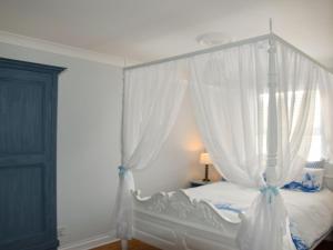 Postel nebo postele na pokoji v ubytování Buzzards - 8235