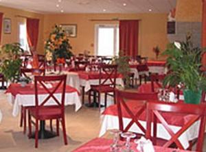 Fotografie z fotogalerie ubytování Hôtel Le Colombier v destinaci Saint-Pantaléon-de-Larche