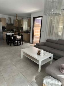 Η κουζίνα ή μικρή κουζίνα στο Aphrodites Resident