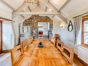 a dining room with a table and chairs at Atlantic House in Bideford +29 photos