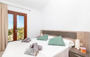 Postel nebo postele na pokoji v ubytování Stunning Home In Galilea