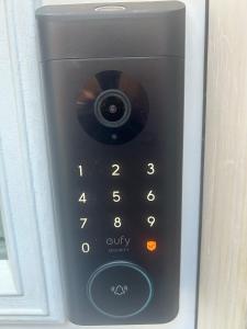 Billede fra billedgalleriet på Modern Stylish Beautiful Room & Den i London + 28 billeder