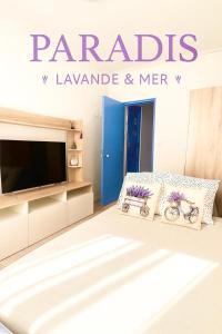 Postel nebo postele na pokoji v ubytování Paradis