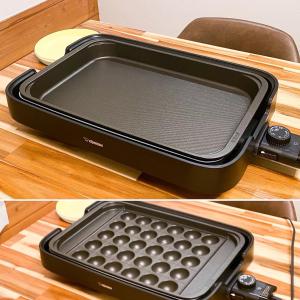 a black computer keyboard on a wooden table at 天然プラネタリウムcottage星空E棟 in Anazawa