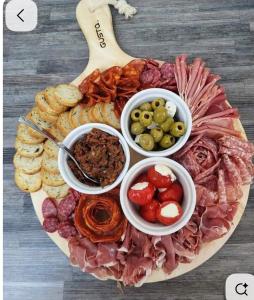 Jídlo v kempu nebo okolí