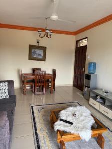 Posezení v ubytování Mtwapa Luxurious Apartments with Pool View 103