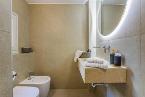 Et badeværelse på Fumo di Lambrusco - Rua Frati 34 Palace by MoVeBNB