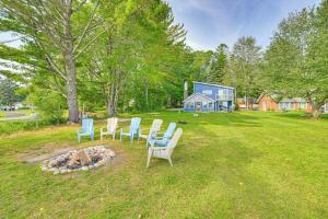 Κήπος έξω από το Lakefront Escape Dock Fire Pit Sleeps 14