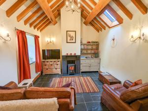 Et tv og/eller underholdning på Yr Efail - Hw7387