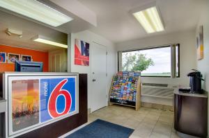 Motel 6-Salina, KS