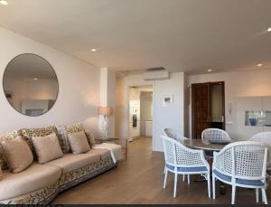 Posezení v ubytování Gandia Tropicana Suite