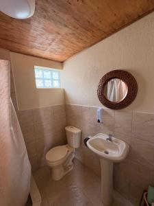 Koupelna v ubytování Chakiñan Hospedaje & Eventos