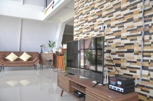 Μια τηλεόραση ή/και κέντρο ψυχαγωγίας στο Toba-A-Scape