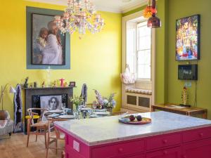 TV a/nebo společenská místnost v ubytování Chapel Flat - Uk42251