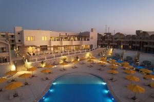 Bazén v ubytování UTOPIA Blue Resort nebo v jeho okolí