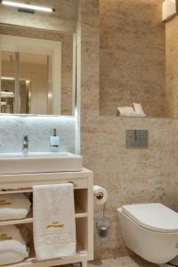 Ένα μπάνιο στο Zepterme Apartman 408