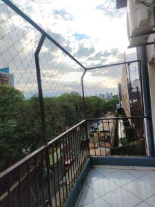 una vista desde el balcón de un edificio en Alojamiento San Blas, en Ciudad del Este