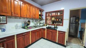 Η κουζίνα ή μικρή κουζίνα στο Havana Club