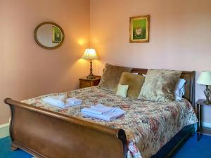 Gallery image of The Carnegie Rooms At Aultnagar Lodge - Uk48666 in Lairg