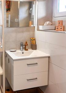 Koupelna v ubytování Bel appartement à Deauville - vue mer et port