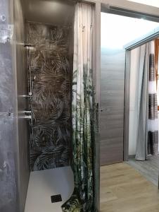 Ένα μπάνιο στο MT-Apartments +20 φωτογραφίες