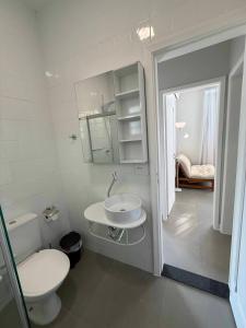 Ένα μπάνιο στο 4 quartos Conforto e silêncio no coração de BH