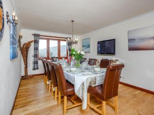 TV a/nebo společenská místnost v ubytování Ard Taigh