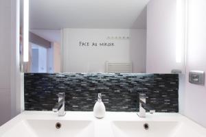 Ένα μπάνιο στο Gite SEINE EN VUE standing, panorama et climatisation