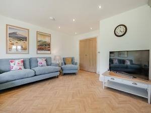 Μια τηλεόραση ή/και κέντρο ψυχαγωγίας στο Whistle Stop