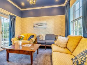 Χώρος καθιστικού στο Creamore Grove