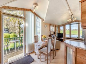 Kuchyň nebo kuchyňský kout v ubytování Hafod Caravan - Uk45717