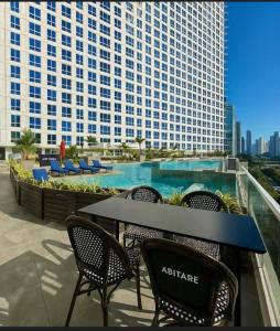 Bazén v ubytování Sky lounge Loft vista al mar, bar en piscina nebo v jeho okolí