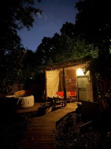 Φωτογραφία από το άλμπουμ του A luxurious accommodation unit in a rural atmosphere σε Gan Shomeron