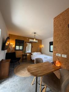 Φωτογραφία από το άλμπουμ του A luxurious accommodation unit in a rural atmosphere σε Gan Shomeron