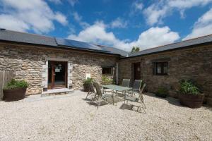 Το κτήριο όπου στεγάζεται  η παραθεριστική κατοικία