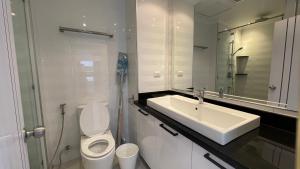 Koupelna v ubytování Beautiful sea view cozy condo + 4 fotografie