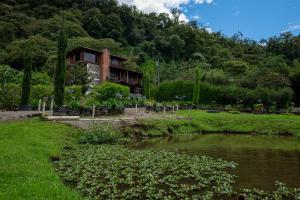 Peisaj natural din apropierea acestui hotel