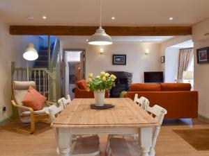 Khu vực ghế ngồi tại Ty Newydd