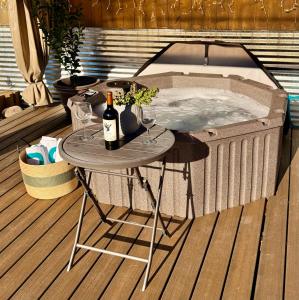 Nápoje v ubytování Linda Traila para 4 Spa Patio Comfort Total